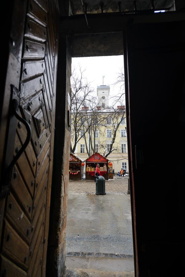 Vip Апартаменти Ван Гог На Площі Ринок Lviv Eksteriør bilde