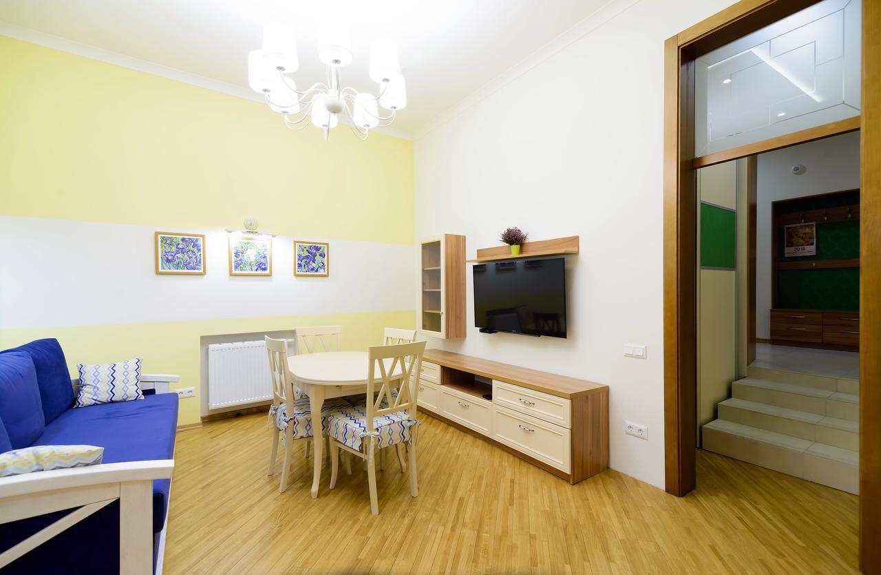 Vip Апартаменти Ван Гог На Площі Ринок Lviv Eksteriør bilde